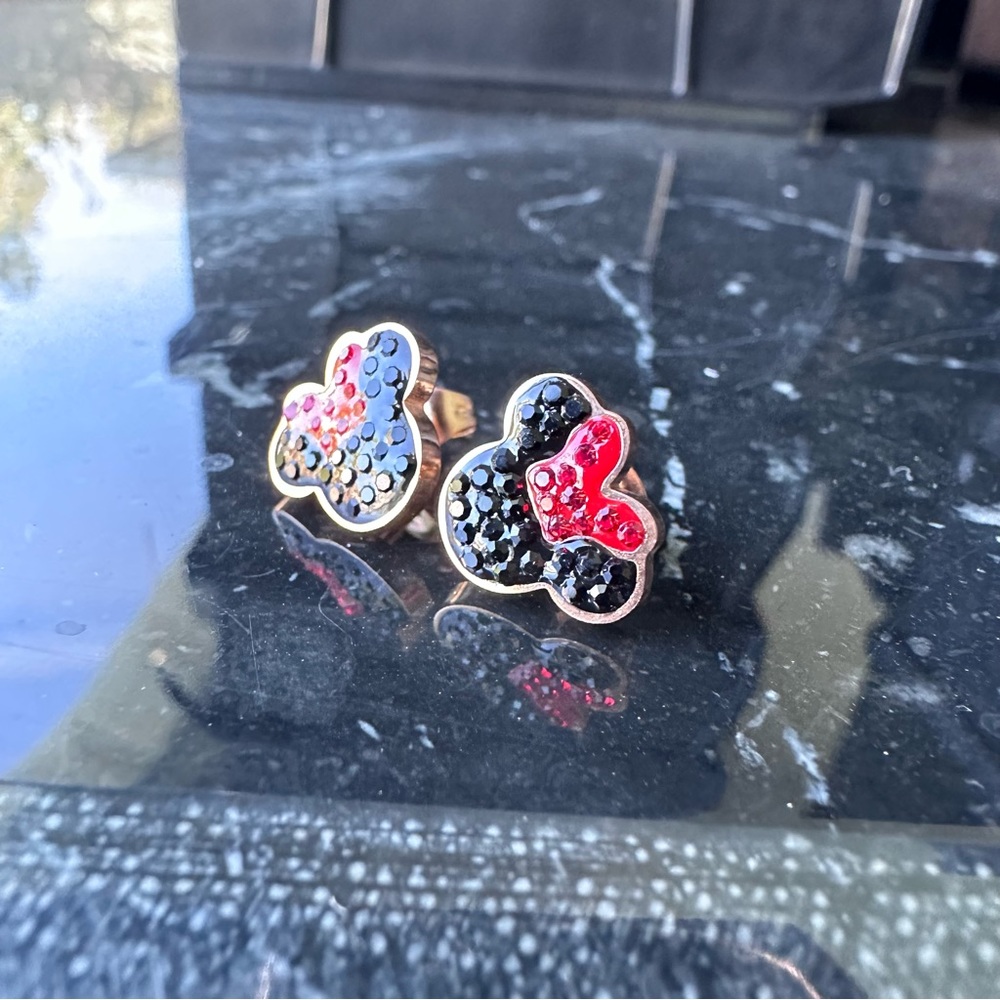 MINNIE MOUSE Stud Earrings Titanium Stainless Steel - Picture 5 of 5